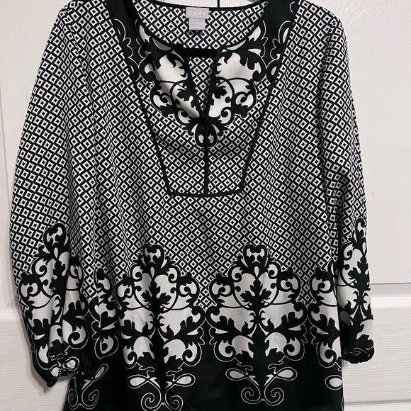 Chico's Black and White Patterned Tunic. Size 1 - Picture 8 of 10